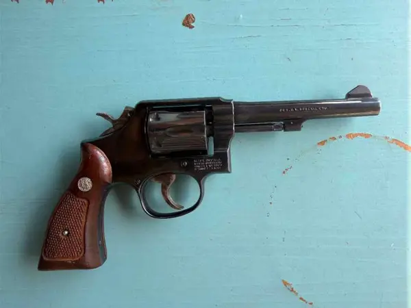 Smith & Wesson model 10-7 5” .38 special