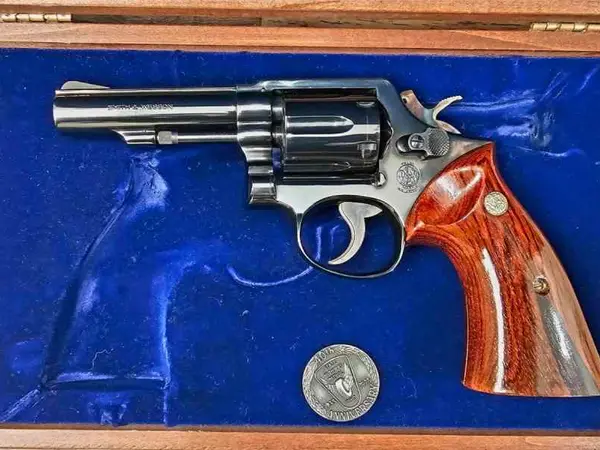 Smith & Wesson 10-6 (Police Commemorative)