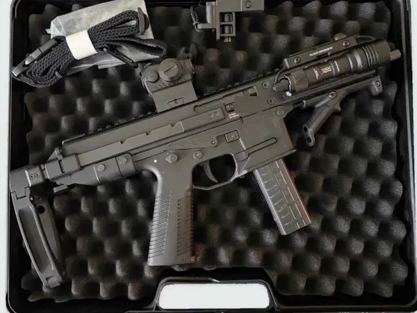 B&T GHM9 9mm Swiss Made - Romeo5, Light, 6 Mags