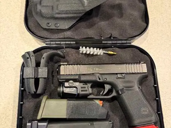 Glock 19M w/ extras