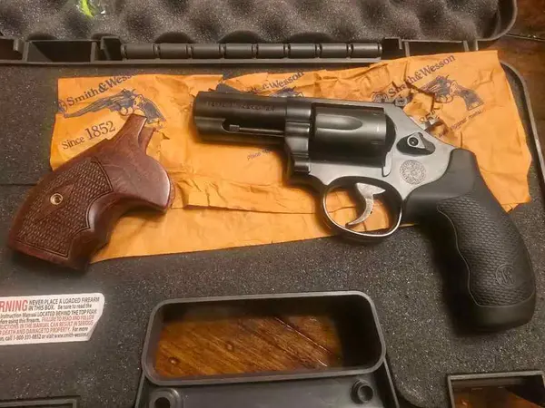 Smith and Wesson 19 Carry Comp 357