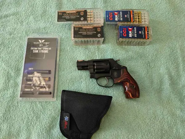 S&W 351PD 22 magnum revolver (low round count)