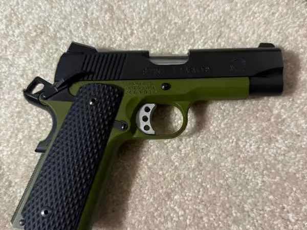 Springfield Armory Champion mint