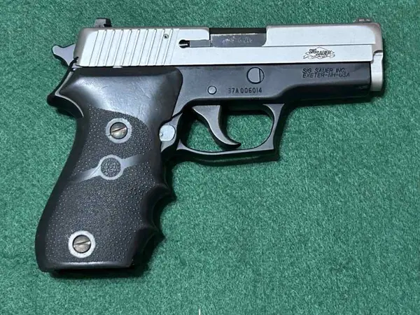 Sig Sauer P220 Carry - two-tone - .45 cal.