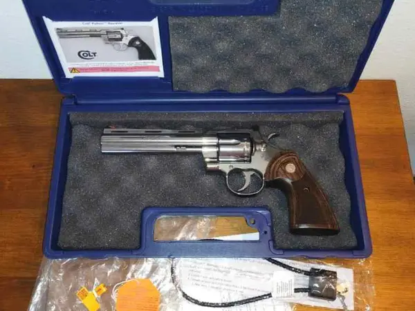 Colt Python 6" Wood Grips Unfired