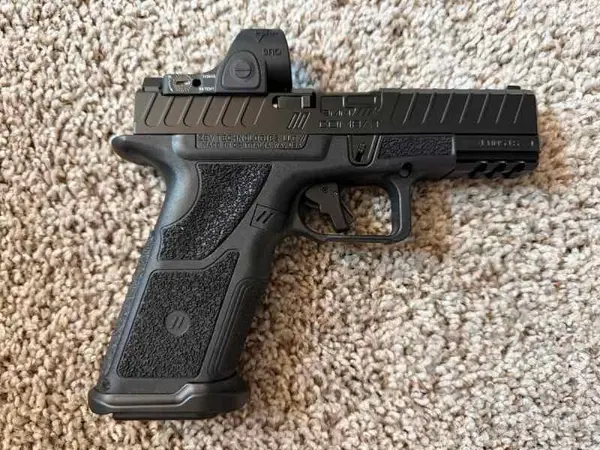 Zev Hypercomp Combat