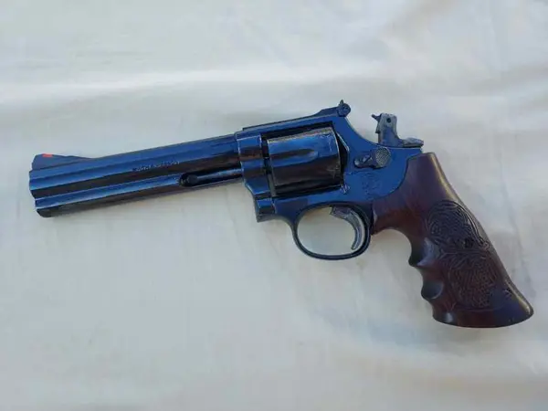 Smith & Wesson 586 No Dash, 6 inch. Exc, Houston