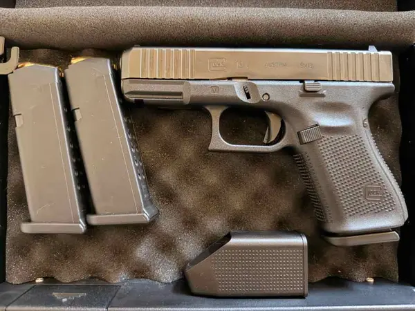 Glock G19 Barely used