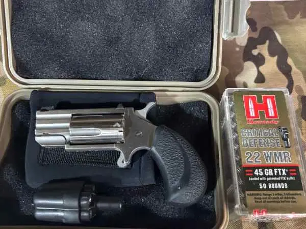 NAA Pug 22 magnum 22 wmr