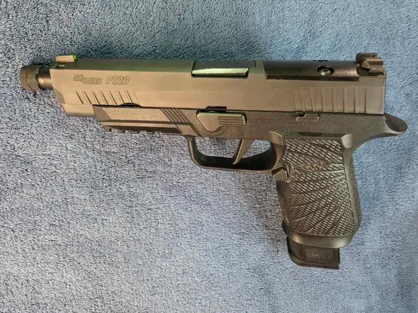 Sig Sauer P320 9mm Optic Ready, Wilson Combat Grip