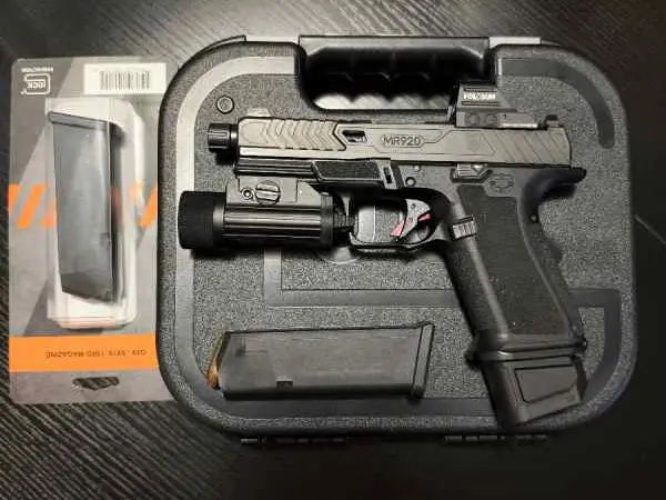MR920 WAR POET