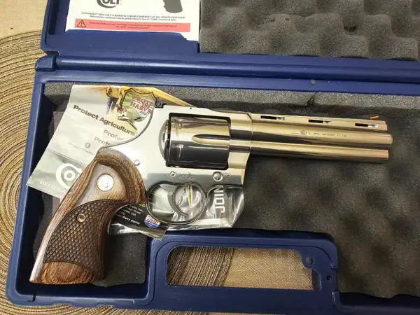 New Colt Anaconda 44 Magnum 6in Stainless
