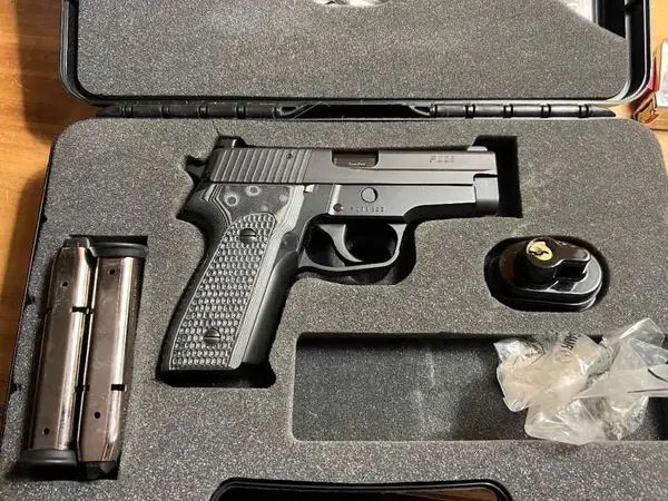 Sig P228