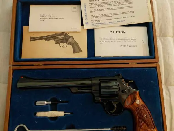 Smith & Wesson 29-2 . 44 Magnum In Original Box