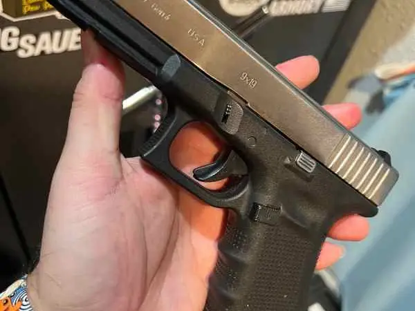 Custom Glock 17 Gen 4 600$ FIRM