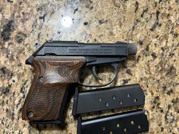 Beretta 3032 .32 ACP w/threaded barrel