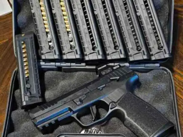 Sig Sauer P322 w/ Holosun 507k & 7 mags