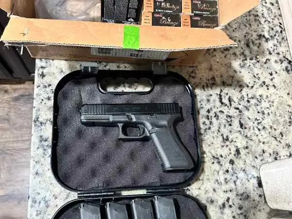 Glock 22 MOS Gen 5 with ammo