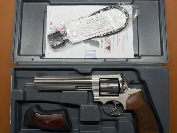 Ruger GP100 7 Shot 6" .357 Magnum