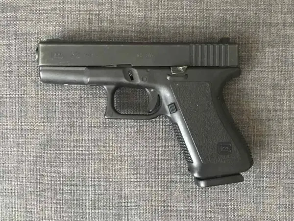 Gen 2 Glock 23 (.40 S&W) with two (13) round mags