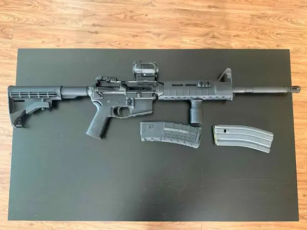 Colt 6920 with Vortex Red Dot