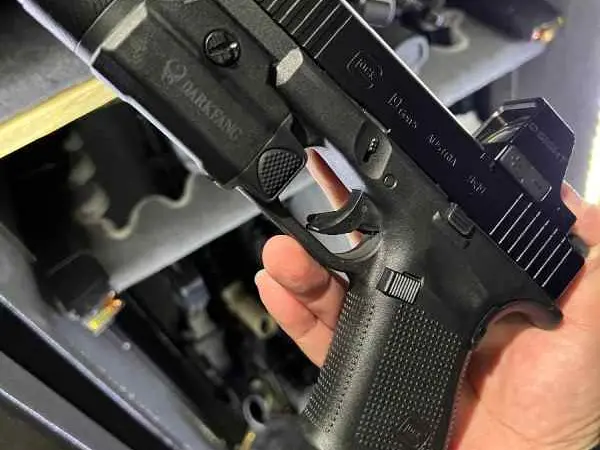 Glock 19 mos W/ Extras