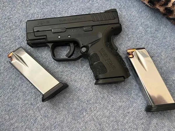 Springfield XDS 9mm 3 mags