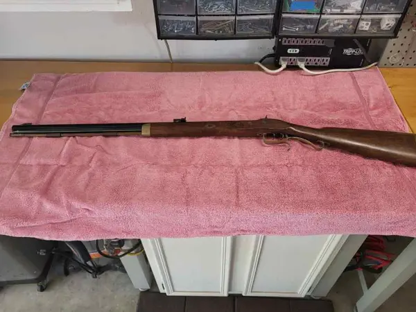 TRADITIONS .50 CALBER BLACK POWDER RIFLE