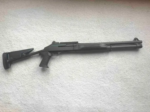 Benelli M4 With Benelli Collapsable Stock (7+1)