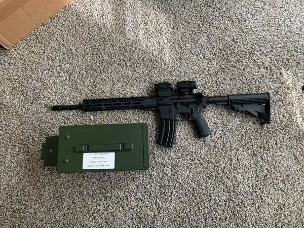 AR15 Radical Arms RF15/1000 rounds 556/Sig Opt.
