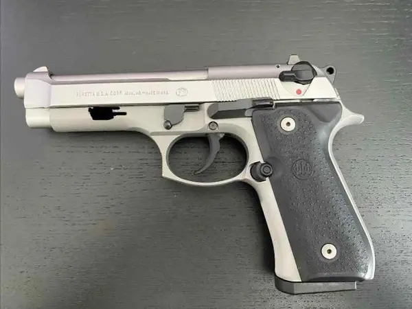 Beretta 92FS Inox