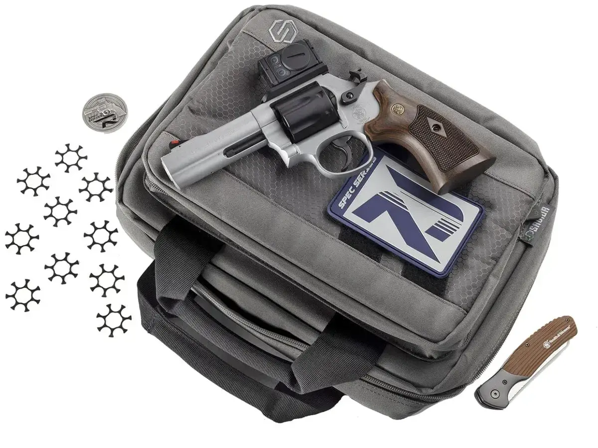 Smith & Wesson Model 686 Plus .357 Magnum, 4.13" Barrel, Stainless Steel - photo 2