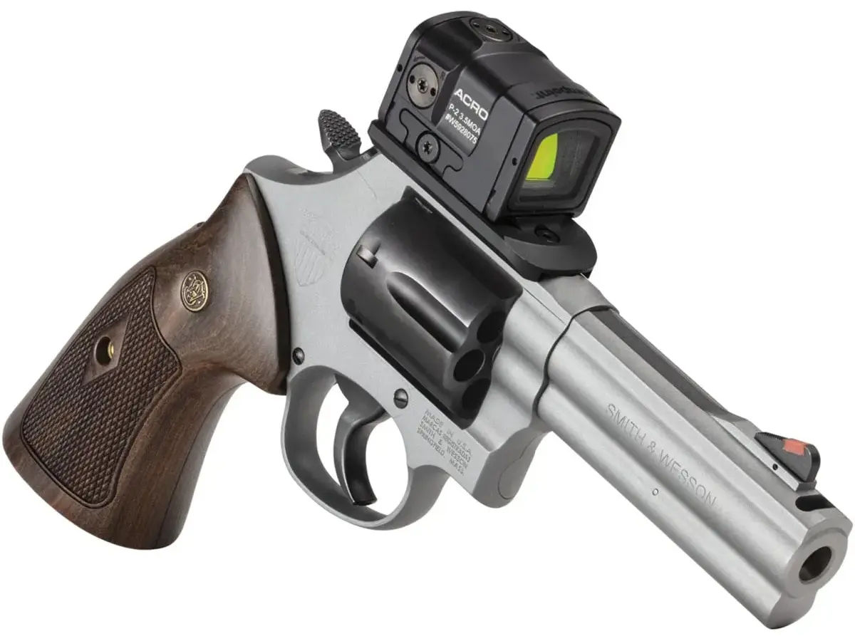 Smith & Wesson Model 686 Plus .357 Magnum, 4.13" Barrel, Stainless Steel - photo 4