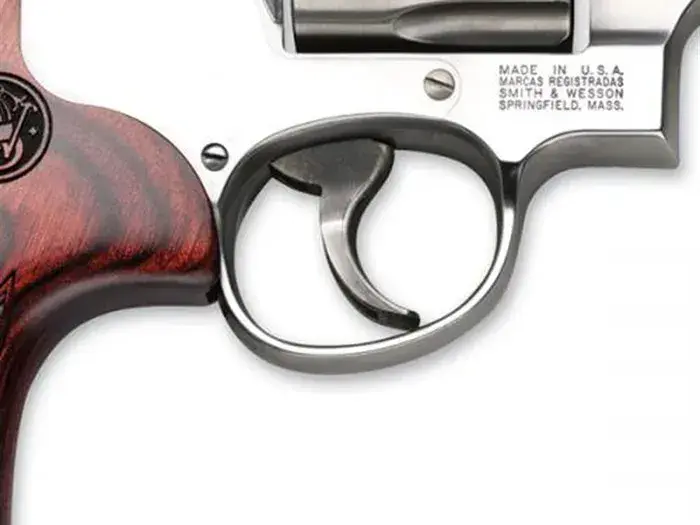 Smith & Wesson Model 629 Deluxe N-Frame 44 Magnum 6.5" Barrel, Stainless/Wood - photo 4
