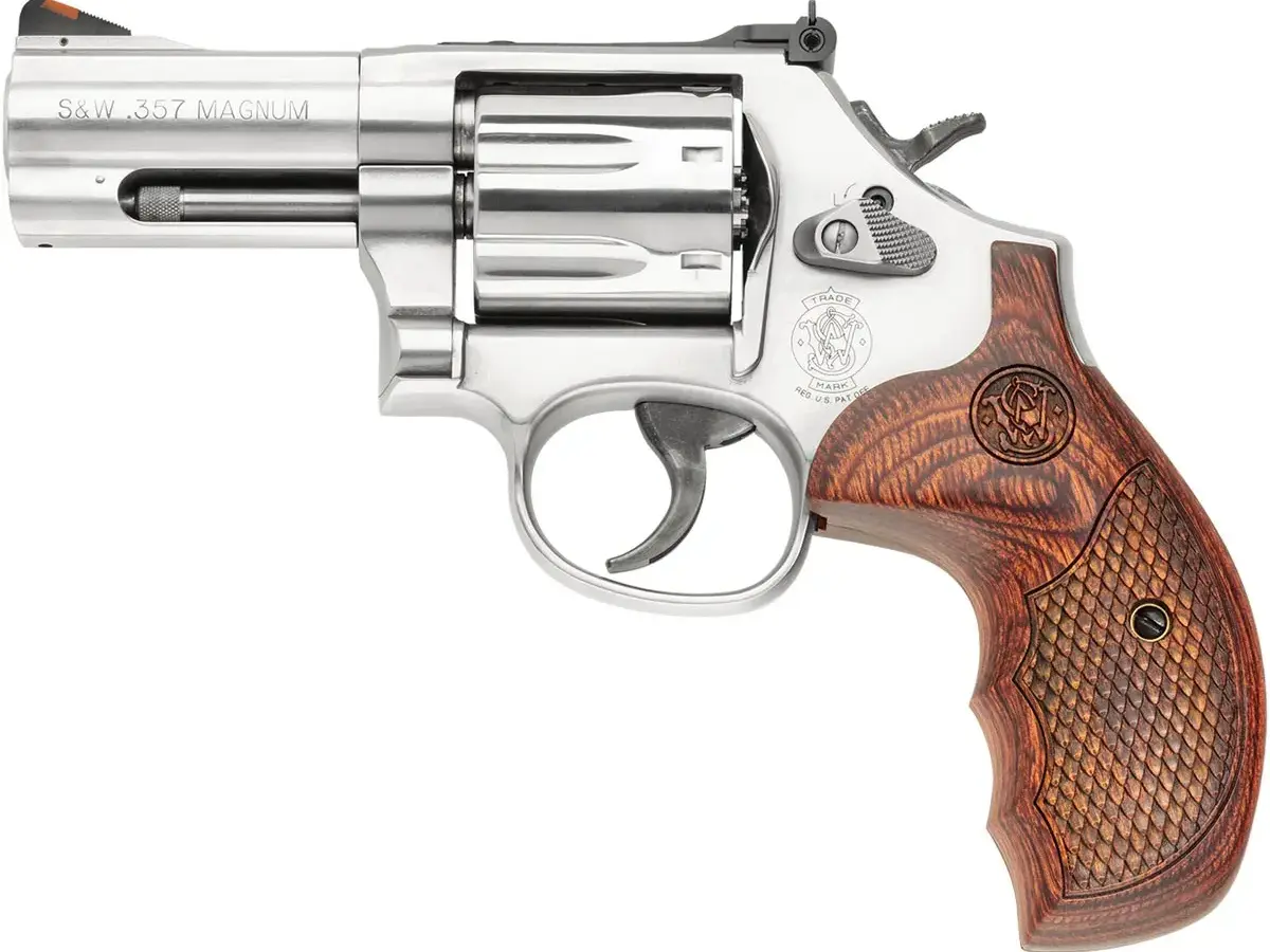 Smith & Wesson Model 686 Plus Deluxe L-Frame .357 Magnum 3" Barrel, Stainless/Walnut - photo 3