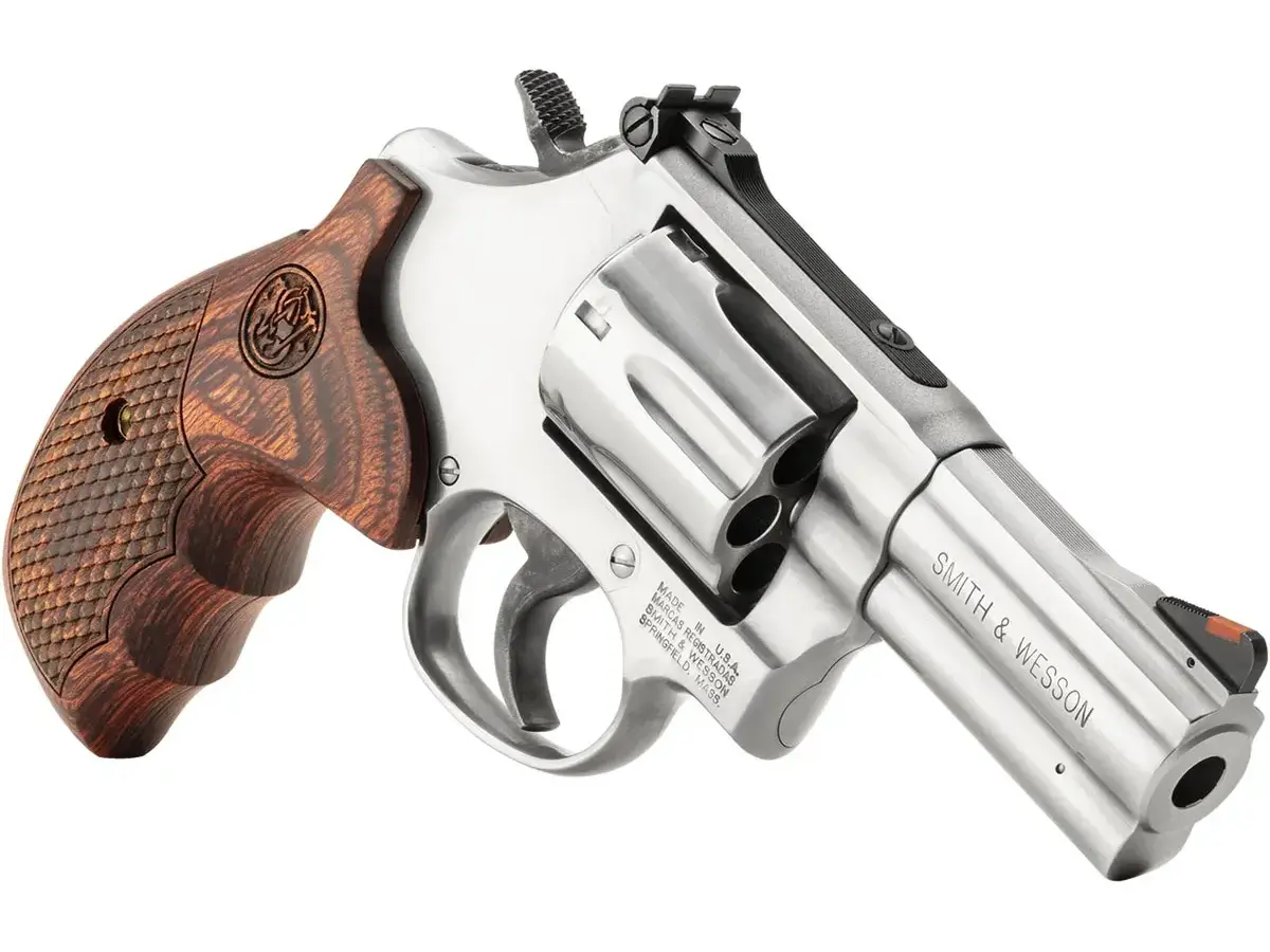 Smith & Wesson Model 686 Plus Deluxe L-Frame .357 Magnum 3" Barrel, Stainless/Walnut - photo 4