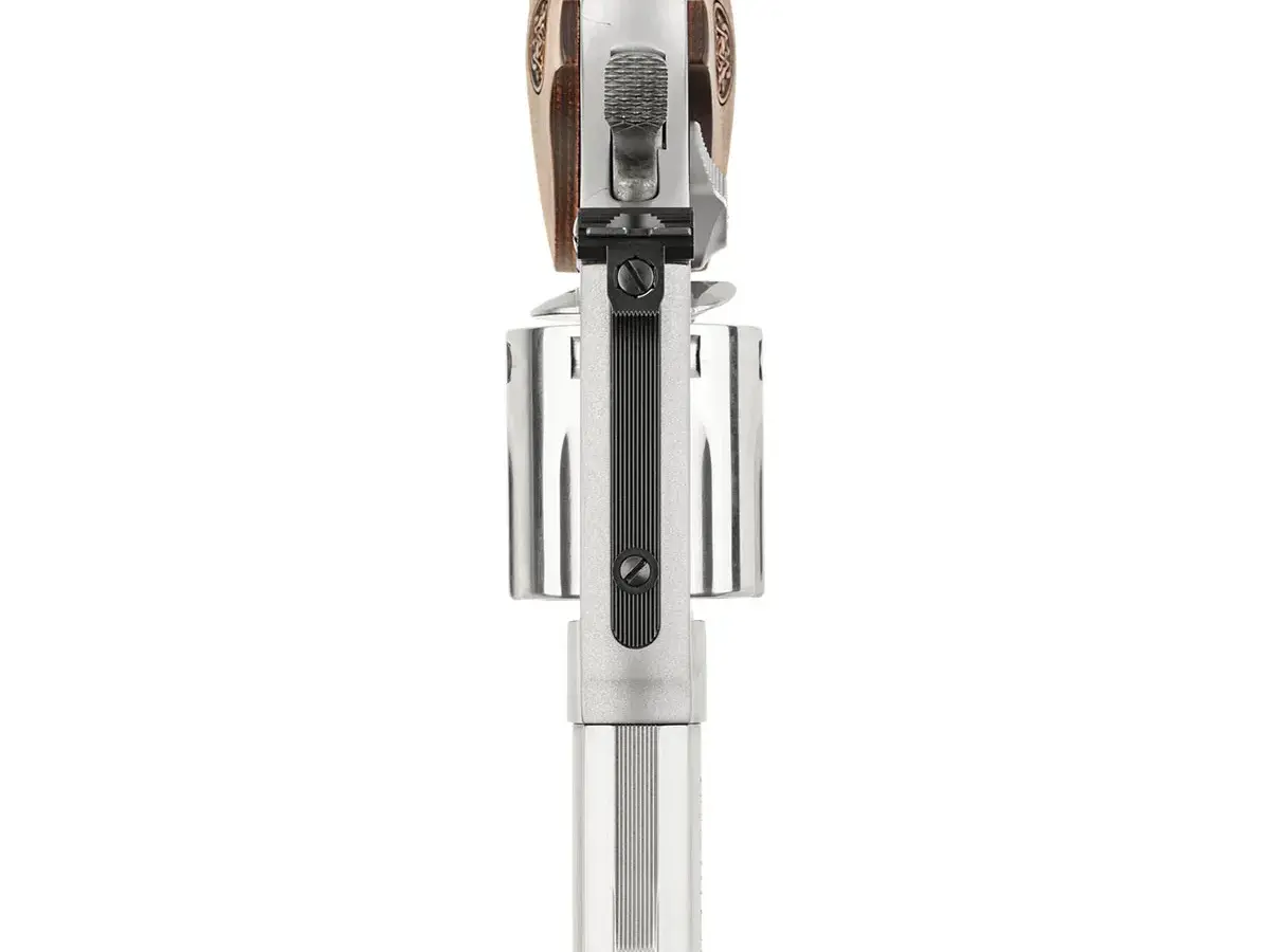 Smith & Wesson Model 686 Plus Deluxe L-Frame .357 Magnum 3" Barrel, Stainless/Walnut - photo 6