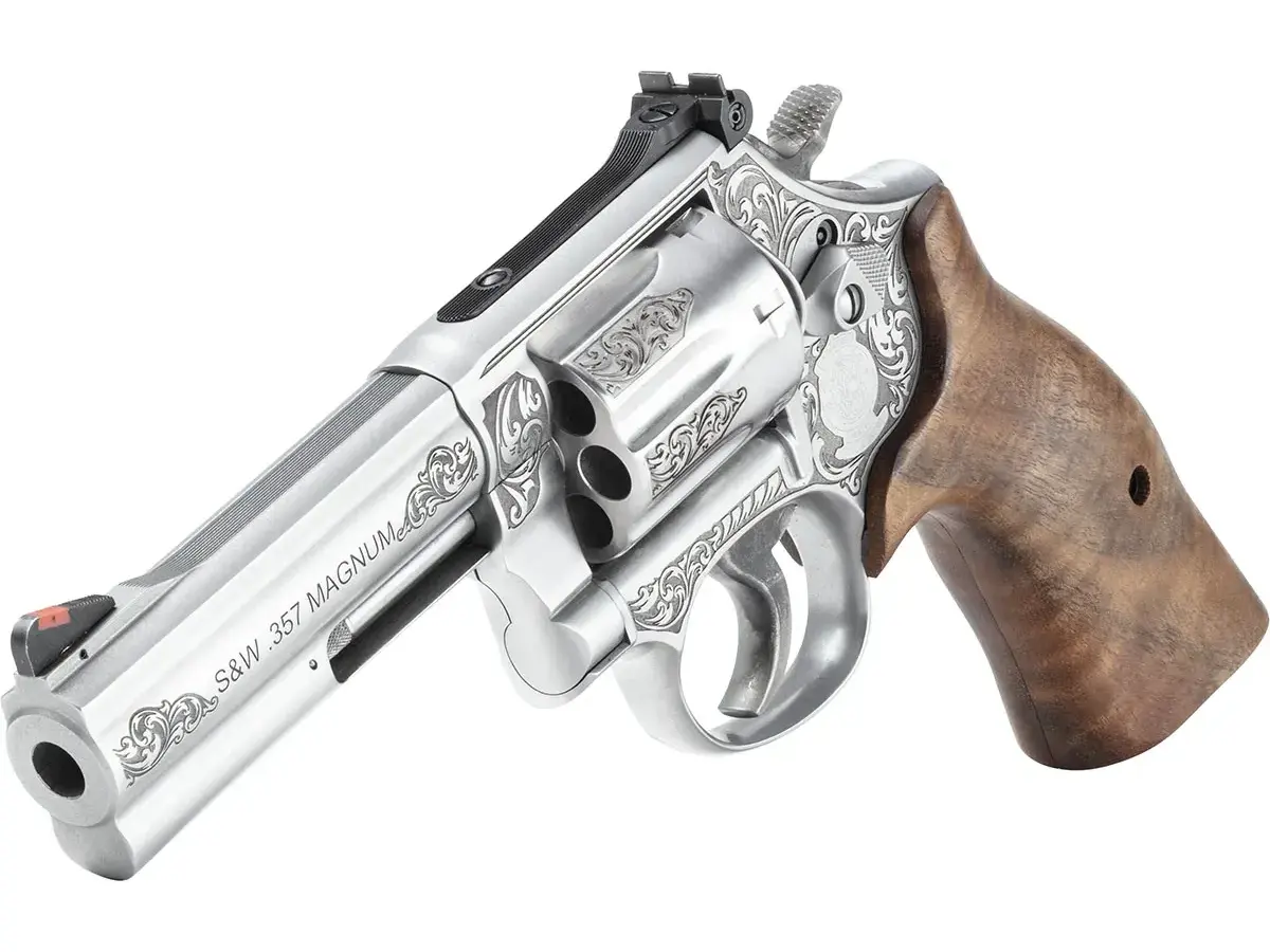 Smith & Wesson Model 686 Plus Engraved .357 Magnum/.38 Special +P, 4.13" Barrel, Stainless Steel - photo 6