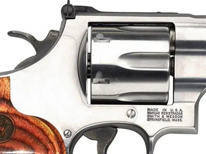 Smith & Wesson Model 629 Deluxe N-Frame 44 Magnum, 3" Barrel, Stainless/Wood - photo 3