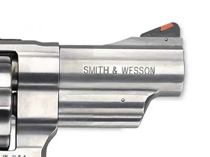Smith & Wesson Model 629 Deluxe N-Frame 44 Magnum, 3" Barrel, Stainless/Wood - photo 4