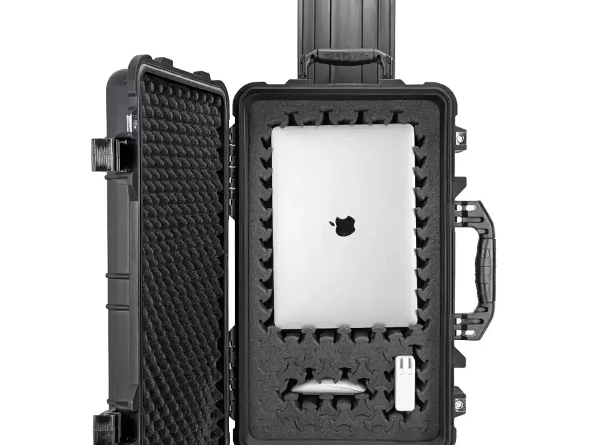 22" Carry-On Roller Hard Case w/Ragar Foam Inserts Black - photo 4