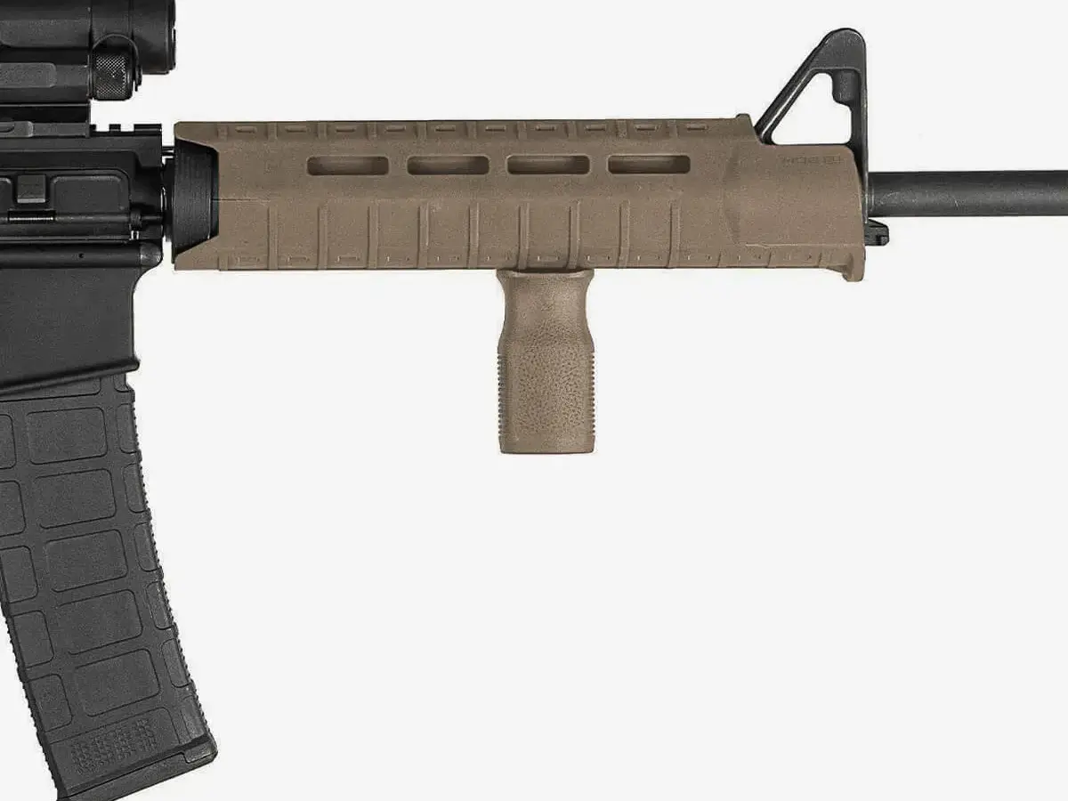 MOE-SL Handguard M-LOK Mid-Length for AR-15 FDE - photo 4
