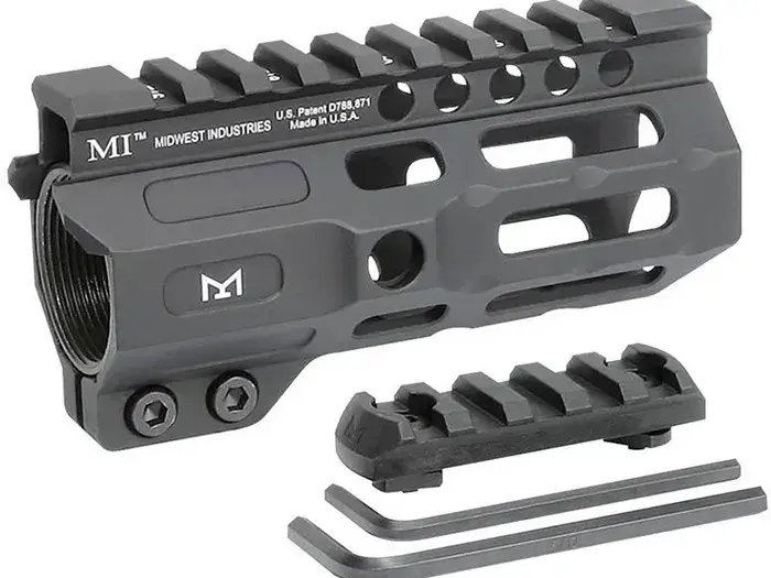 Combat Handguard M-LOK Aluminum 4.5   Black