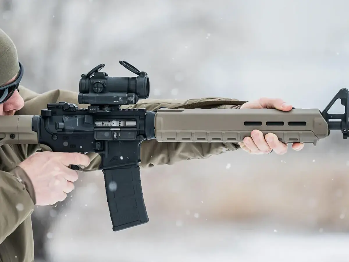 MOE Handguard M-LOK Rifle Length for AR-15 FDE - photo 4