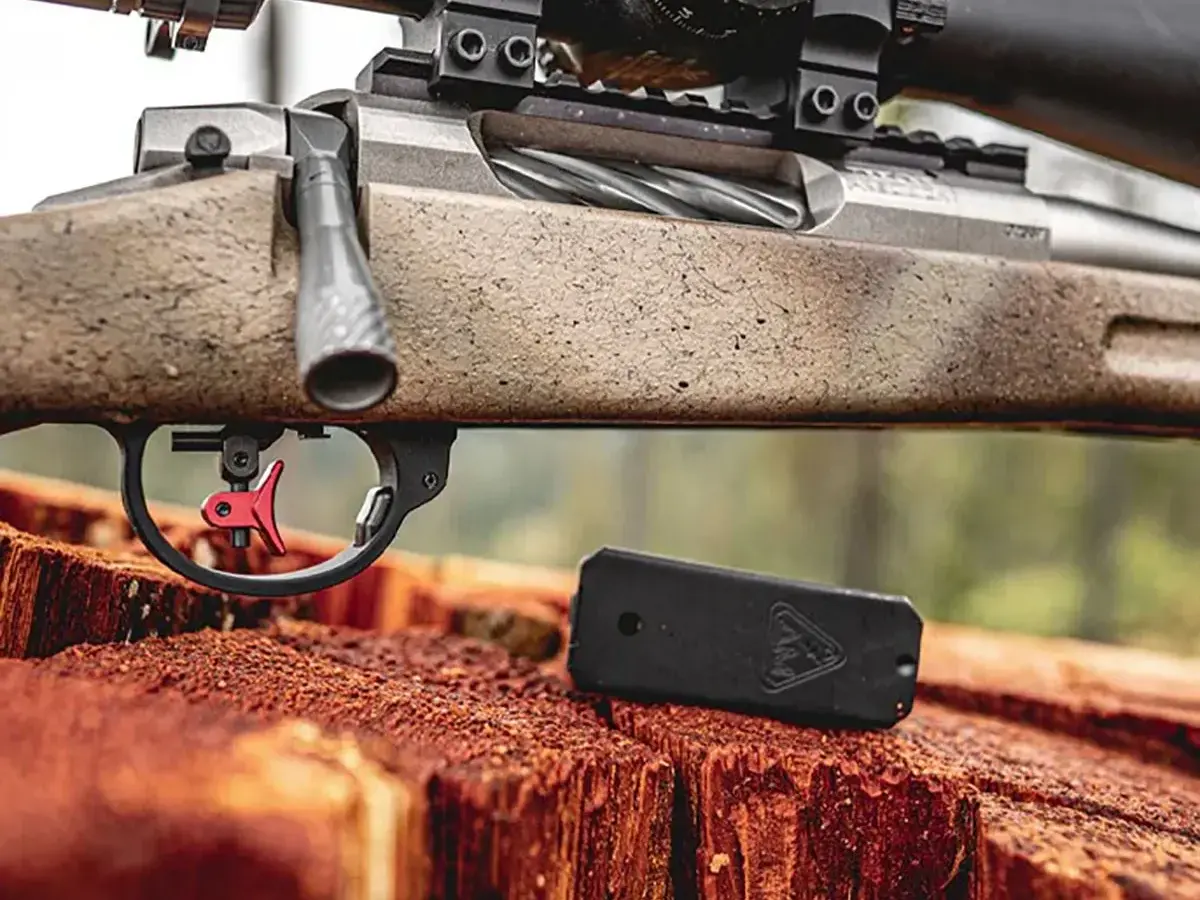 Hunter M5 Detachable Box Mag Well for Rem 700 LA CIP Black