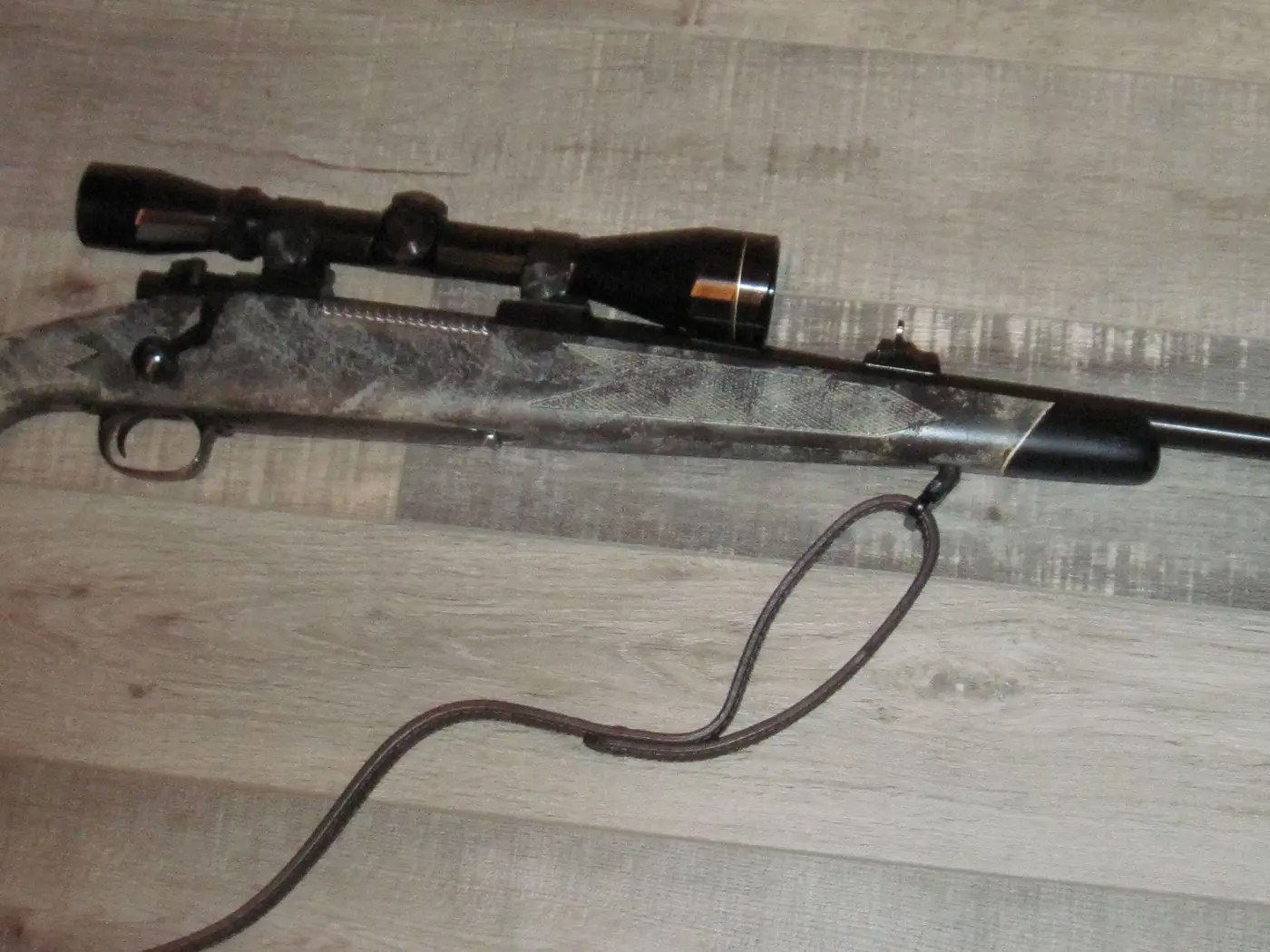 Winchester Model 70 30.06 with 3x9 leupold scope and 2 boxes of shells and 3 boxes of empty shells for reloading - photo 2