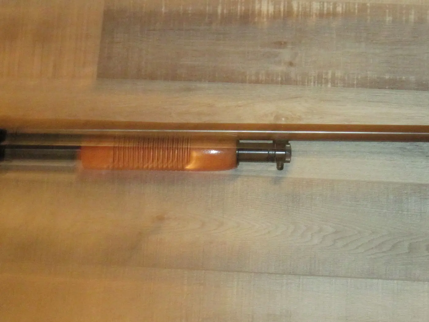 Mossberg 12 gage pump shotgun - photo 2