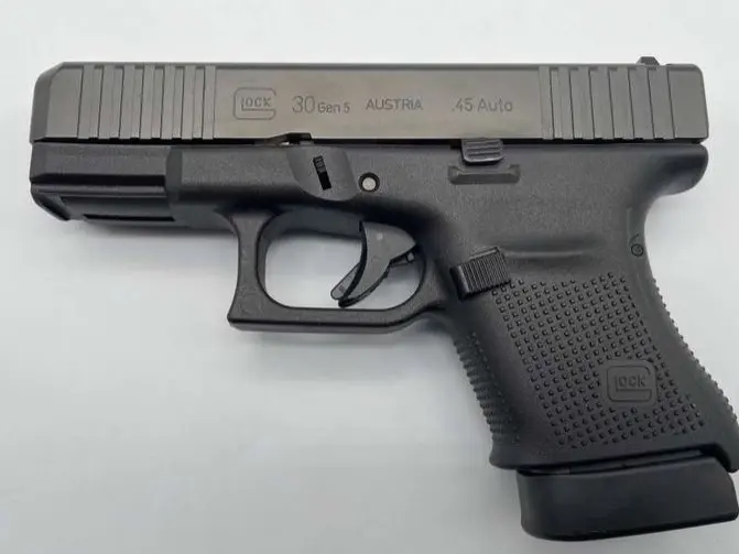 Glock 30 Gen 5, 45ACP, 3.5" Semi Auto Pistol  Glock 30 Gen 5, 45ACP, 3.5" Semi Auto Pistol, Three 10rd Mags, OG Case, Extra Grips and original factory Box. - photo 2