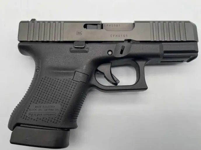 Glock 30 Gen 5, 45ACP, 3.5" Semi Auto Pistol  Glock 30 Gen 5, 45ACP, 3.5" Semi Auto Pistol, Three 10rd Mags, OG Case, Extra Grips and original factory Box. - photo 3