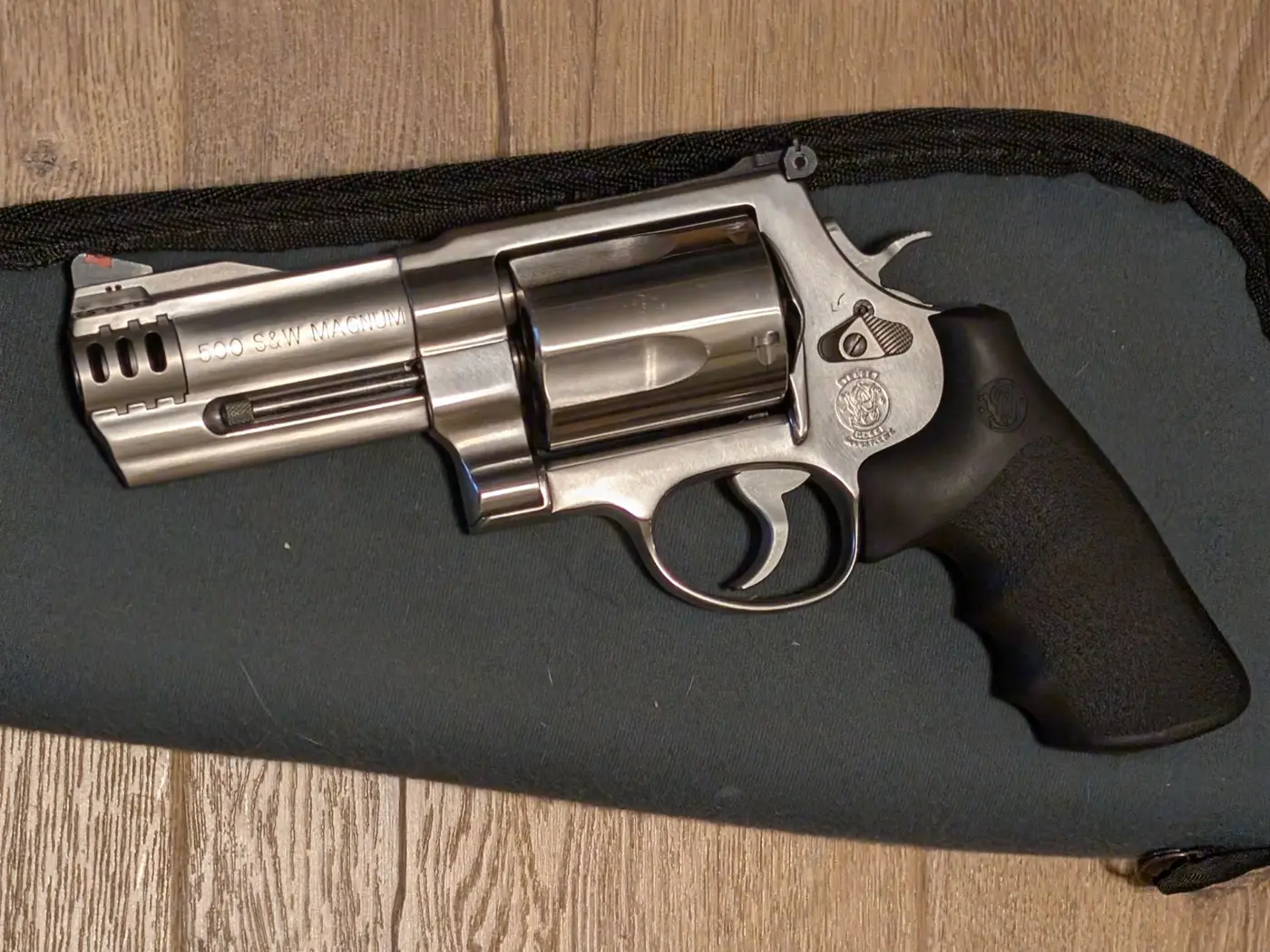S&W 500 MAG w/ 4" Barrel